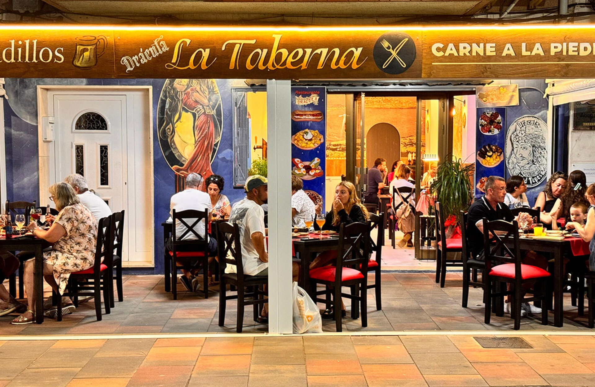 Taberna Dracula - Donde cenar tapas o parrilladas Morella